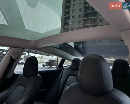 Сірий Тесла Модель 3, об'ємом двигуна 0 л та пробігом 28 тис. км за 23900 $, фото 23 на Automoto.ua