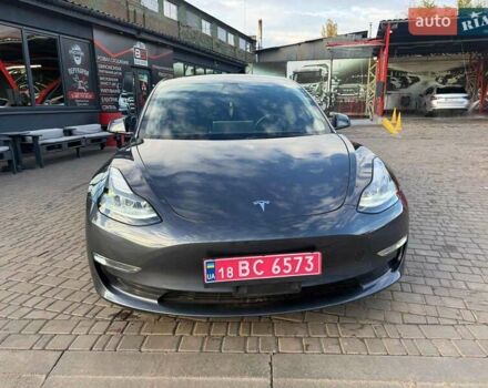 Серый Тесла Модель 3, объемом двигателя 0 л и пробегом 38 тыс. км за 25750 $, фото 5 на Automoto.ua