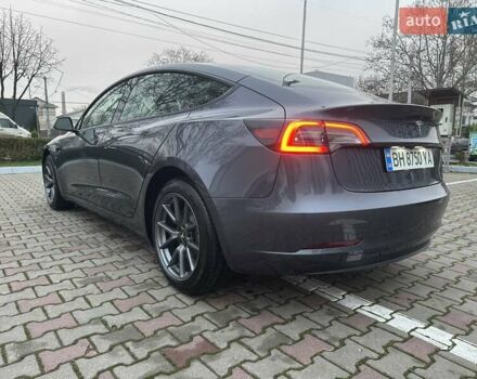 Серый Тесла Модель 3, объемом двигателя 0 л и пробегом 10 тыс. км за 21500 $, фото 4 на Automoto.ua