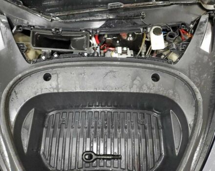 Серый Тесла Модель 3, объемом двигателя 0 л и пробегом 52 тыс. км за 7900 $, фото 10 на Automoto.ua