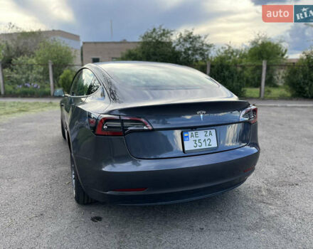 Серый Тесла Модель 3, объемом двигателя 0 л и пробегом 10 тыс. км за 20400 $, фото 8 на Automoto.ua
