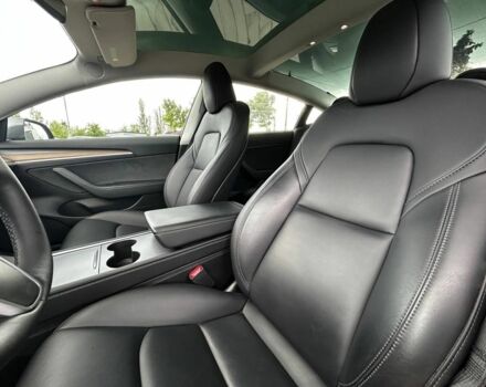 Серый Тесла Модель 3, объемом двигателя 6.3 л и пробегом 11 тыс. км за 20400 $, фото 13 на Automoto.ua