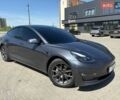 Серый Тесла Модель 3, объемом двигателя 0 л и пробегом 42 тыс. км за 23300 $, фото 1 на Automoto.ua
