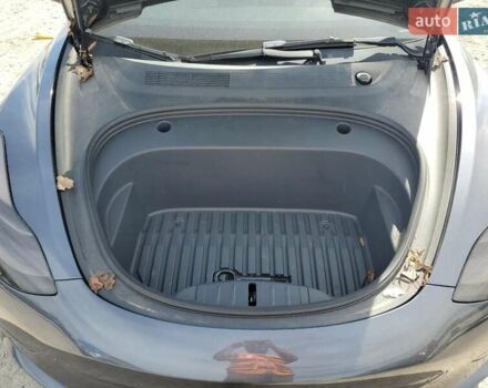 Серый Тесла Модель 3, объемом двигателя 0 л и пробегом 64 тыс. км за 10600 $, фото 10 на Automoto.ua