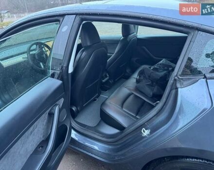 Серый Тесла Модель 3, объемом двигателя 0 л и пробегом 43 тыс. км за 24500 $, фото 12 на Automoto.ua