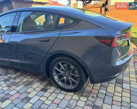 Серый Тесла Модель 3, объемом двигателя 0 л и пробегом 45 тыс. км за 23499 $, фото 7 на Automoto.ua