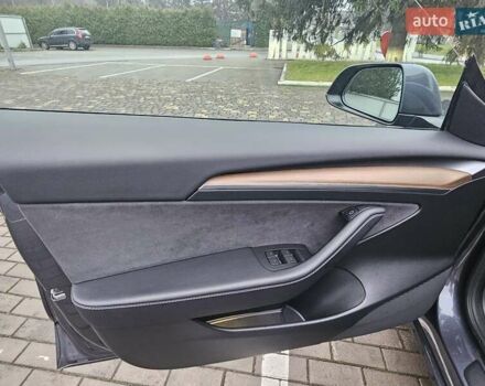 Серый Тесла Модель 3, объемом двигателя 0 л и пробегом 39 тыс. км за 22550 $, фото 33 на Automoto.ua