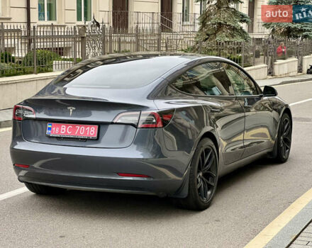 Серый Тесла Модель 3, объемом двигателя 0 л и пробегом 130 тыс. км за 21500 $, фото 5 на Automoto.ua