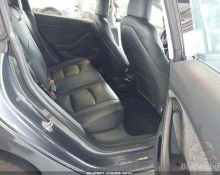 Сірий Тесла Модель 3, об'ємом двигуна 0 л та пробігом 6 тис. км за 18000 $, фото 15 на Automoto.ua