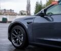 Серый Тесла Модель 3, объемом двигателя 0 л и пробегом 100 тыс. км за 18900 $, фото 3 на Automoto.ua