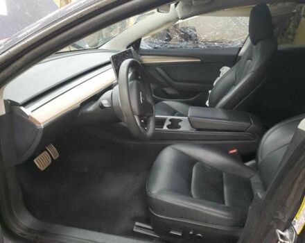 Серый Тесла Модель 3, объемом двигателя 0 л и пробегом 52 тыс. км за 7900 $, фото 6 на Automoto.ua