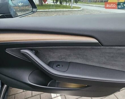 Серый Тесла Модель 3, объемом двигателя 0 л и пробегом 39 тыс. км за 22550 $, фото 22 на Automoto.ua