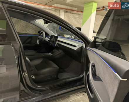 Серый Тесла Модель 3, объемом двигателя 0 л и пробегом 22 тыс. км за 29000 $, фото 11 на Automoto.ua