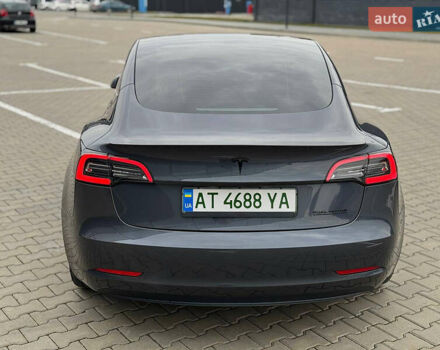 Серый Тесла Модель 3, объемом двигателя 0 л и пробегом 52 тыс. км за 24000 $, фото 2 на Automoto.ua