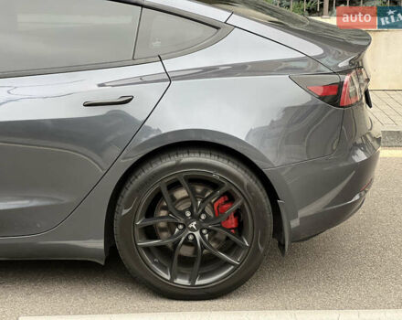 Серый Тесла Модель 3, объемом двигателя 0 л и пробегом 130 тыс. км за 21500 $, фото 10 на Automoto.ua