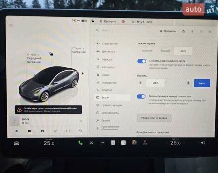 Серый Тесла Модель 3, объемом двигателя 0 л и пробегом 39 тыс. км за 22550 $, фото 56 на Automoto.ua