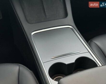 Серый Тесла Модель 3, объемом двигателя 0 л и пробегом 39 тыс. км за 23290 $, фото 30 на Automoto.ua