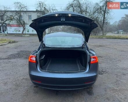 Серый Тесла Модель 3, объемом двигателя 0 л и пробегом 43 тыс. км за 24500 $, фото 13 на Automoto.ua