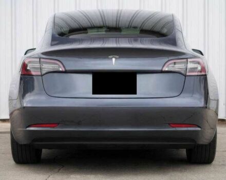 Серый Тесла Модель 3, объемом двигателя 0 л и пробегом 19 тыс. км за 13000 $, фото 5 на Automoto.ua