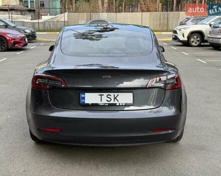 Серый Тесла Модель 3, объемом двигателя 0 л и пробегом 45 тыс. км за 24999 $, фото 3 на Automoto.ua