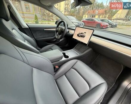 Серый Тесла Модель 3, объемом двигателя 0 л и пробегом 45 тыс. км за 24999 $, фото 9 на Automoto.ua