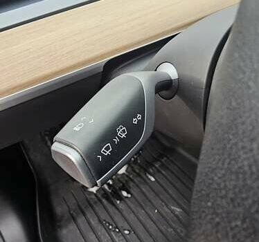 Сірий Тесла Модель 3, об'ємом двигуна 0 л та пробігом 81 тис. км за 22899 $, фото 39 на Automoto.ua