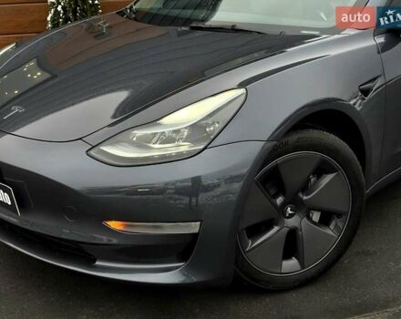 Серый Тесла Модель 3, объемом двигателя 0 л и пробегом 4 тыс. км за 20793 $, фото 1 на Automoto.ua