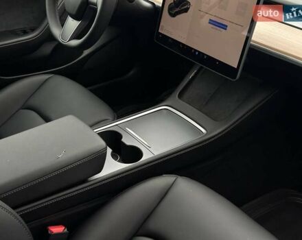 Серый Тесла Модель 3, объемом двигателя 0 л и пробегом 4 тыс. км за 20793 $, фото 33 на Automoto.ua