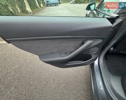 Серый Тесла Модель 3, объемом двигателя 0 л и пробегом 49 тыс. км за 24200 $, фото 29 на Automoto.ua