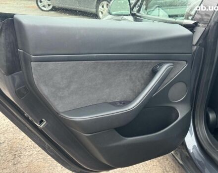 Серый Тесла Модель 3, объемом двигателя 0 л и пробегом 39 тыс. км за 23290 $, фото 16 на Automoto.ua