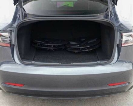 Серый Тесла Модель 3, объемом двигателя 0 л и пробегом 19 тыс. км за 13000 $, фото 8 на Automoto.ua