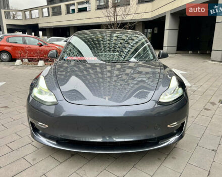 Серый Тесла Модель 3, объемом двигателя 0 л и пробегом 130 тыс. км за 22500 $, фото 1 на Automoto.ua