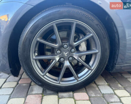 Серый Тесла Модель 3, объемом двигателя 0 л и пробегом 45 тыс. км за 23499 $, фото 9 на Automoto.ua