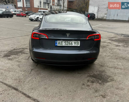 Серый Тесла Модель 3, объемом двигателя 0 л и пробегом 19 тыс. км за 24500 $, фото 8 на Automoto.ua