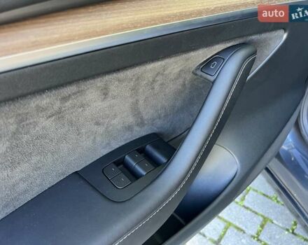 Серый Тесла Модель 3, объемом двигателя 0 л и пробегом 19 тыс. км за 24999 $, фото 33 на Automoto.ua