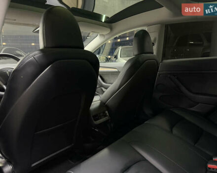 Серый Тесла Модель 3, объемом двигателя 0 л и пробегом 88 тыс. км за 20900 $, фото 22 на Automoto.ua