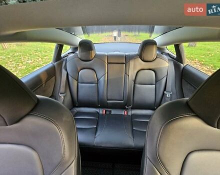 Серый Тесла Модель 3, объемом двигателя 0 л и пробегом 52 тыс. км за 21490 $, фото 19 на Automoto.ua