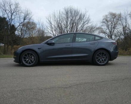 Серый Тесла Модель 3, объемом двигателя 0 л и пробегом 23 тыс. км за 18400 $, фото 2 на Automoto.ua