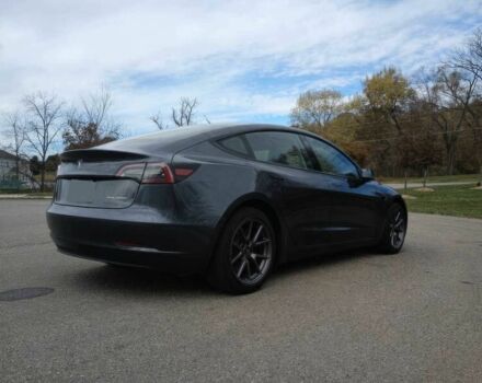 Серый Тесла Модель 3, объемом двигателя 0 л и пробегом 23 тыс. км за 18400 $, фото 4 на Automoto.ua