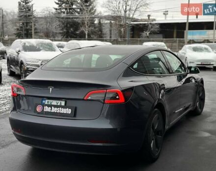 Серый Тесла Модель 3, объемом двигателя 0 л и пробегом 4 тыс. км за 20793 $, фото 7 на Automoto.ua