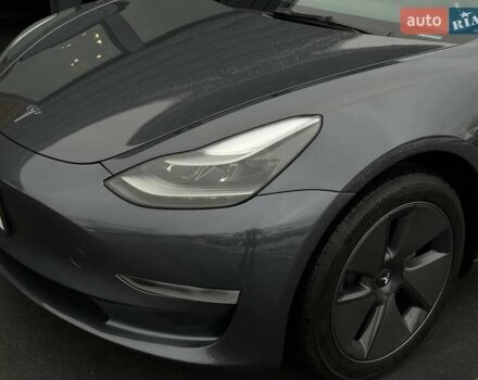 Серый Тесла Модель 3, объемом двигателя 0 л и пробегом 4 тыс. км за 20793 $, фото 40 на Automoto.ua