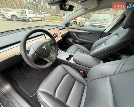 Серый Тесла Модель 3, объемом двигателя 0 л и пробегом 45 тыс. км за 24999 $, фото 8 на Automoto.ua