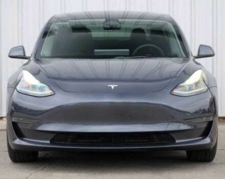 Серый Тесла Модель 3, объемом двигателя 0 л и пробегом 19 тыс. км за 13000 $, фото 1 на Automoto.ua