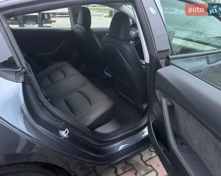 Серый Тесла Модель 3, объемом двигателя 0 л и пробегом 10 тыс. км за 21500 $, фото 20 на Automoto.ua