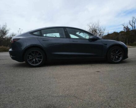 Серый Тесла Модель 3, объемом двигателя 0 л и пробегом 23 тыс. км за 18400 $, фото 3 на Automoto.ua