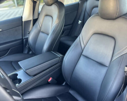 Серый Тесла Модель 3, объемом двигателя 0 л и пробегом 69 тыс. км за 18999 $, фото 23 на Automoto.ua