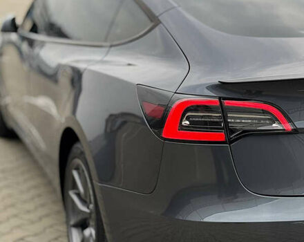 Серый Тесла Модель 3, объемом двигателя 0 л и пробегом 52 тыс. км за 24000 $, фото 3 на Automoto.ua