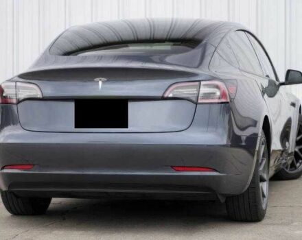 Серый Тесла Модель 3, объемом двигателя 0 л и пробегом 19 тыс. км за 13000 $, фото 4 на Automoto.ua
