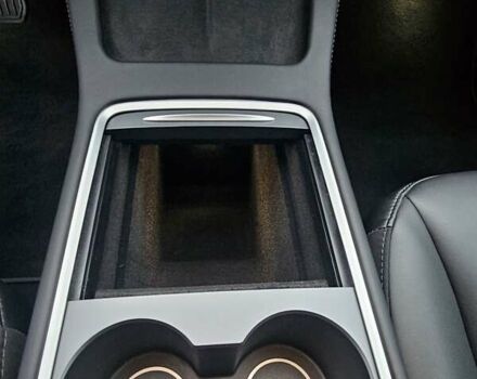 Серый Тесла Модель 3, объемом двигателя 0 л и пробегом 39 тыс. км за 22550 $, фото 41 на Automoto.ua