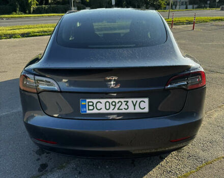 Серый Тесла Модель 3, объемом двигателя 0 л и пробегом 55 тыс. км за 23500 $, фото 4 на Automoto.ua